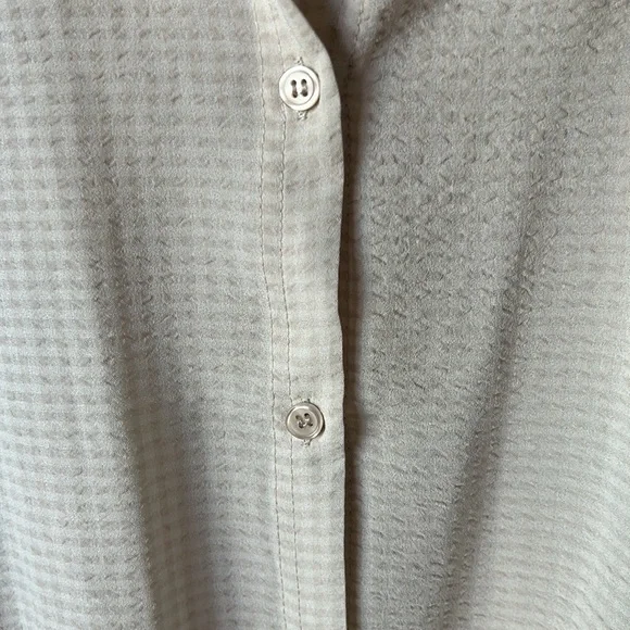 Max Studio grid flutter sleeve blouse - Picture 6 of 8